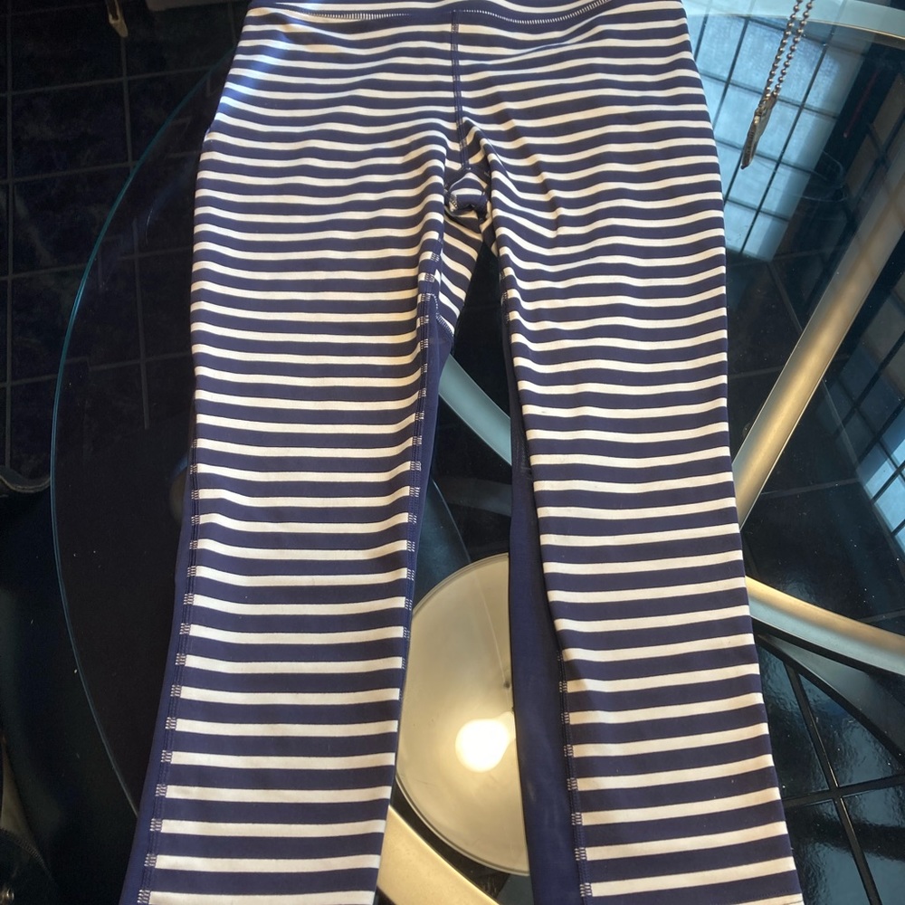 New Balance for J Crew workout capris, size M, navy blue and off white.